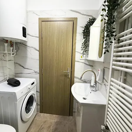 Oshry Bliss * Βουκουρέστι